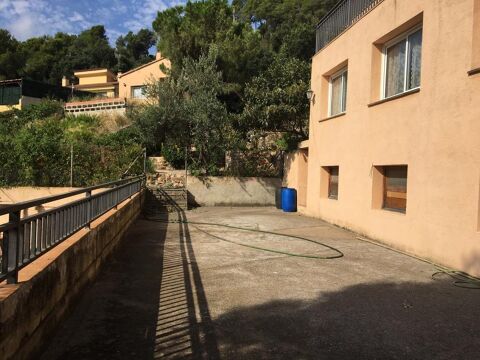 Edificio en la costa formado por 4 apartamentos 