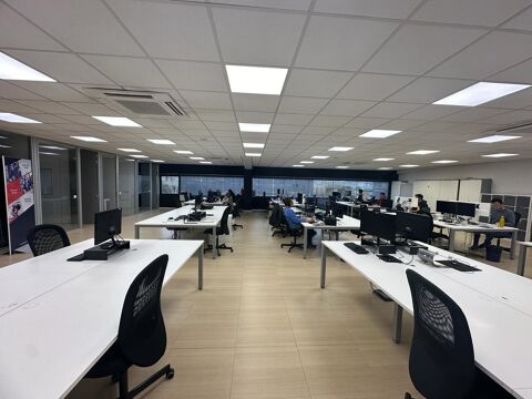 Oficinas en la salida de Girona oeste de l'AP7