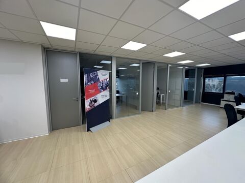 Oficinas en la salida de Girona oeste de l'AP7